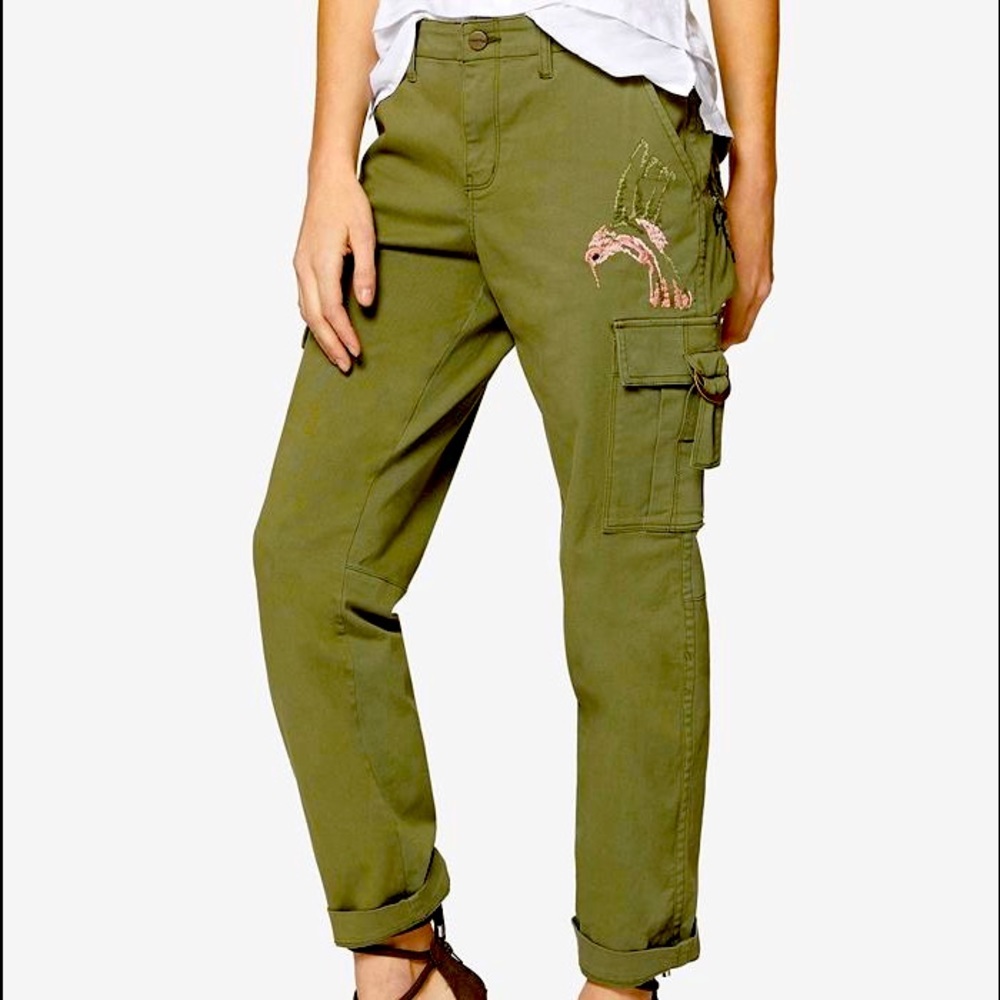 SANCTUARY Hummingbird-Embroidered Cargo Pants